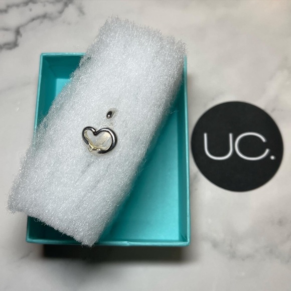 Tiffany & Co Elsa Peretti ‘Open Heart’ Ring. Fits size 4.5-4.75. - Picture 3 of 5